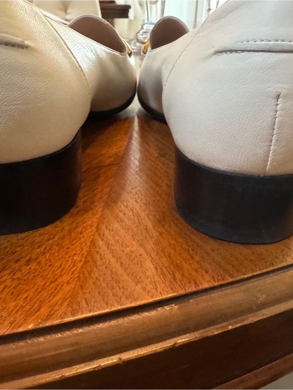 Gucci Cream Leather Loafers with Gold Horsebit - Picture 2 of 7
